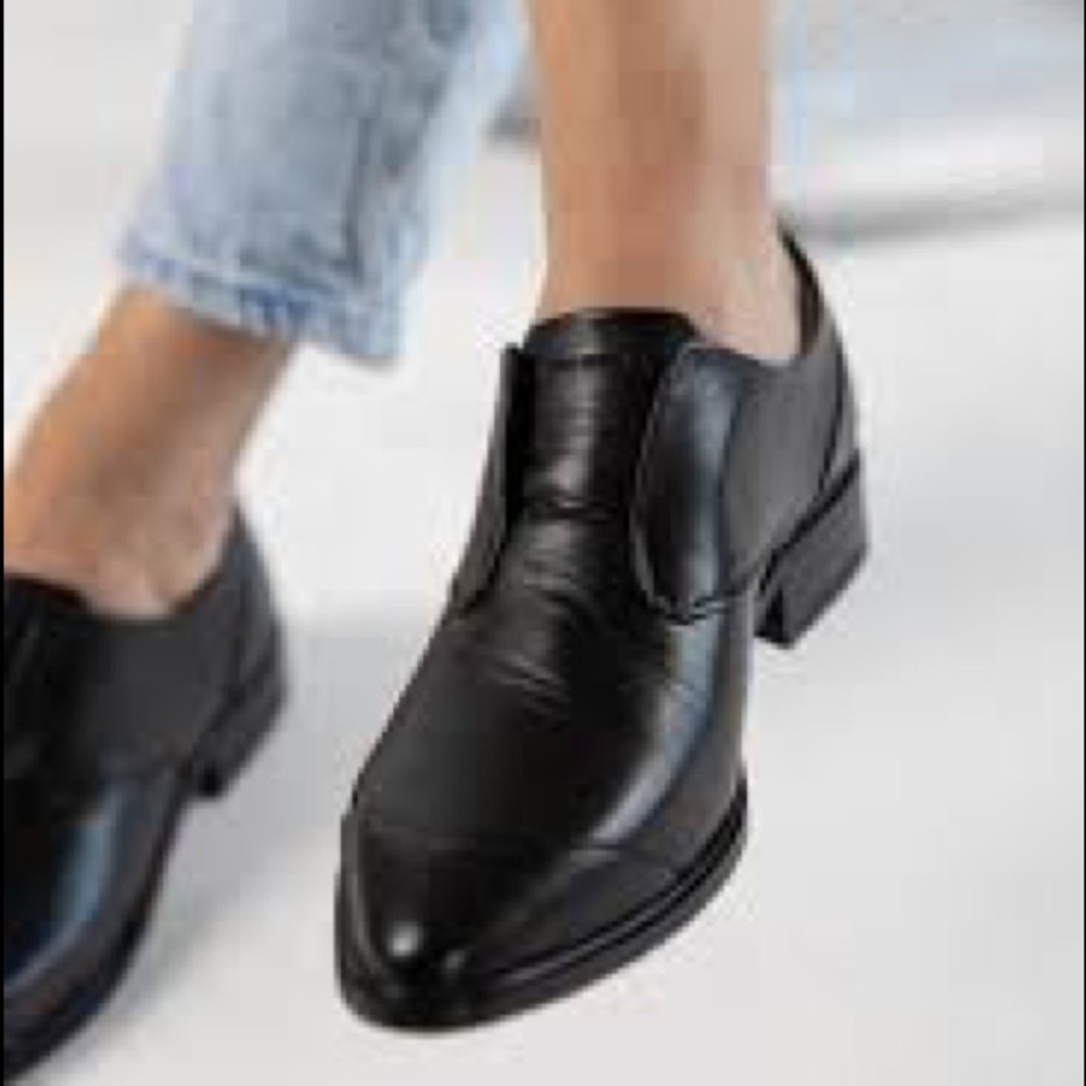 ***Fundraiser*** Royal Republiq derby, no lace, black.